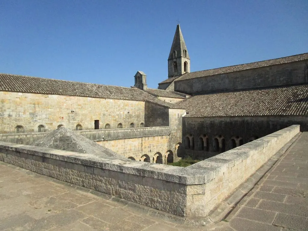 Hotel Logis Hostellerie De L'Abbaye Le Thoronet