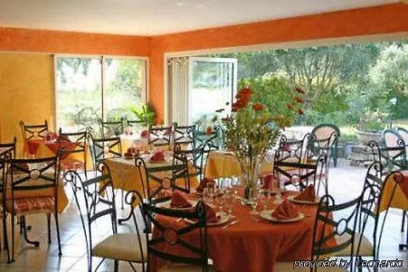Logis Hostellerie De L'Abbaye Le Thoronet 3*,
