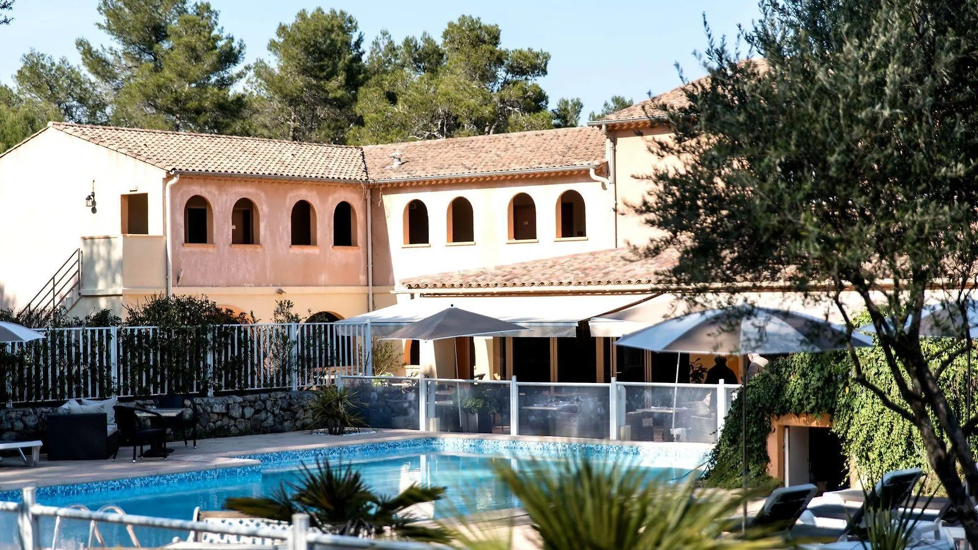 *** Hotel Logis Hostellerie De L'Abbaye Le Thoronet France